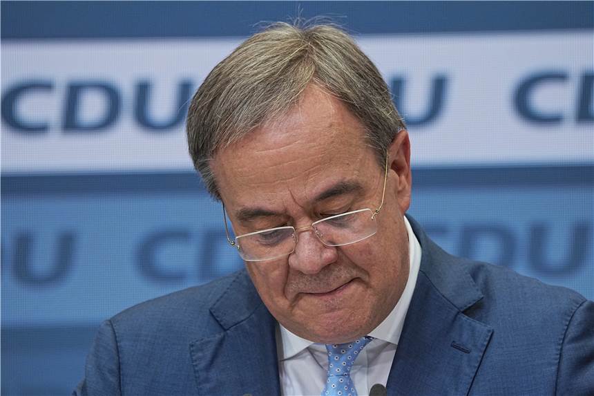 Nach dem schlechten Wahlergebnis gibt es Forderungen, dass Unionskanzlerkandidat Armin Laschet zurücktreten soll.