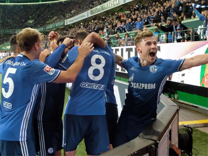 Von Schalkes Wende kann Wolfsburg nur träumen Nach dem Sieg in Wolfsburg geht der Blick der Schalker wieder Richtung europäische Plätze.