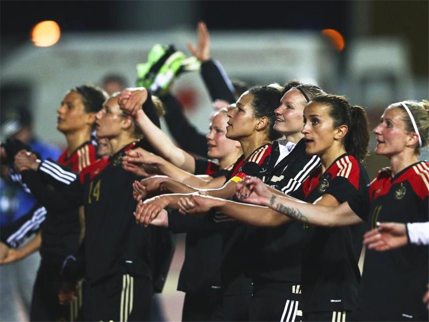 DFB-Frauen winkt Platz drei beim Algarve-Cup Nach dem Sieg über Brasilien soll die Revanche gegen Schweden folgen. Foto: Jose Sena Goulao