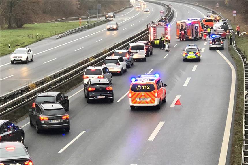 Drei Verletzte nach Auffahrunfall auf der A43 bei Haltern Nach dem Unfall wurde die A43 in Richtung Wuppertal vorübergehend gesperrt.