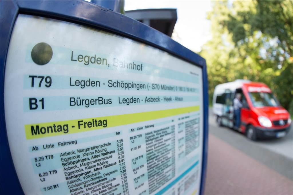 Nach dem Vorbildbild Buurtbus aus den Niederlanden ist der erste Deutsche Bürgerbus in den 80ern in Ahaus gestartet. Noch heute nutzen viele Menschen in der Region diesen Nahverkehr der die Lücken im ÖPNV Netz füllt.