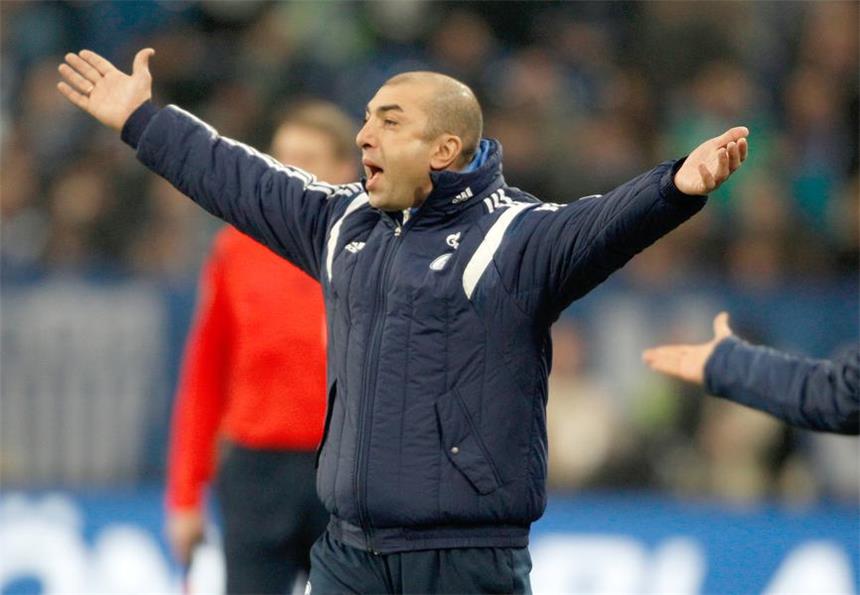 Schalke-Trainer Roberto Di Matteo wirkt immer ratloser Nach den schwachen Auftritten brennt beim FC Schalke 04 der Baum - Trainer Roberto Di Matteo wirkt immer ratloser.