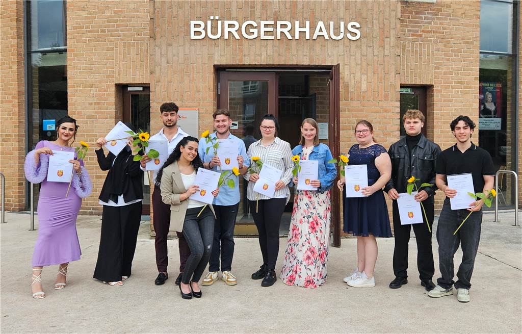 Nach den Sommerferien 2023 ist der Kurs Mittlerer Schulabschluss mit insgesamt zwölf Teilnehmenden gestartet. Zehn haben den Abschluss erlangt.