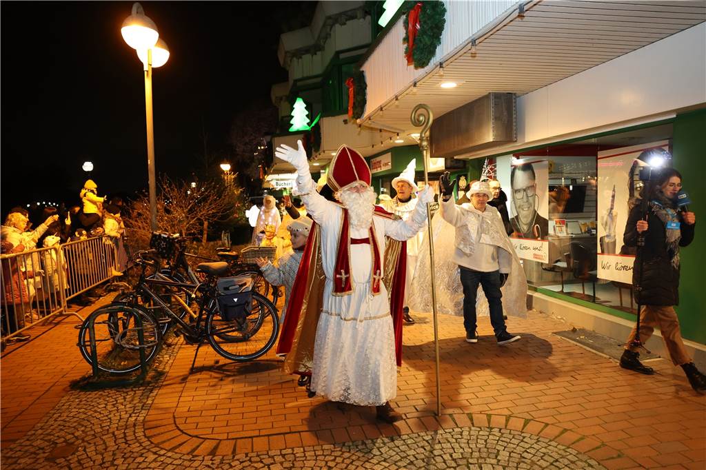 Nach der Ankunft an den Treppenkaskaden ging es mit der Kutsche durch die Sternengasse.