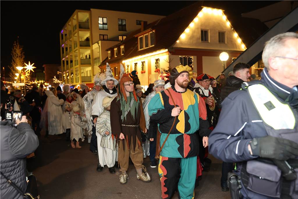 Nach der Ankunft an den Treppenkaskaden ging es mit der Kutsche durch die Sternengasse.