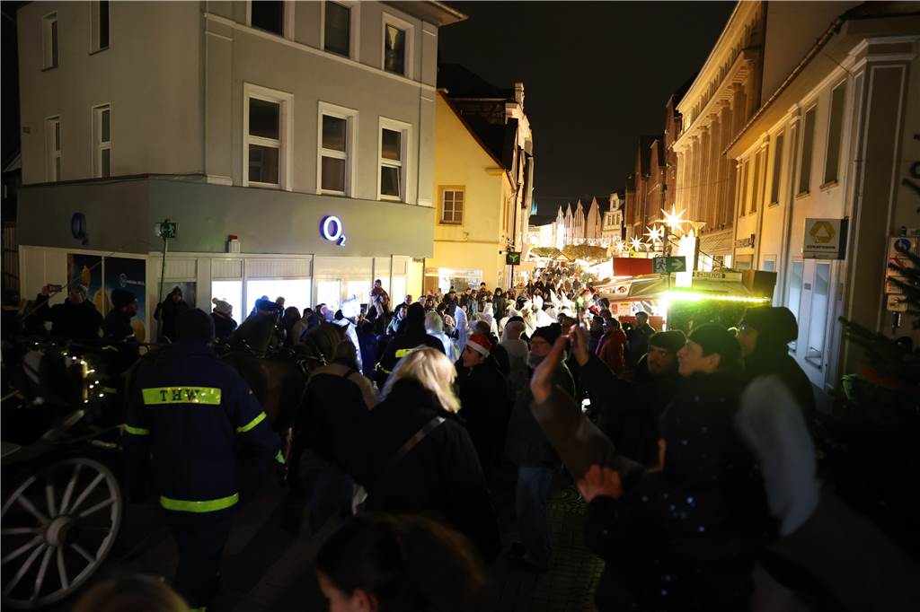 Nach der Ankunft an den Treppenkaskaden ging es mit der Kutsche durch die Sternengasse.