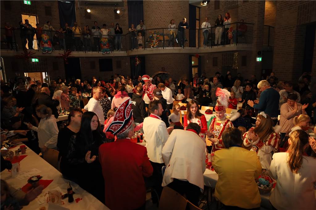 Nach der Corona-Pause waren alle wieder sichtlich froh, dass wieder ein Stück Normalität in den Selmer Karneval zurückgekehrt ist.