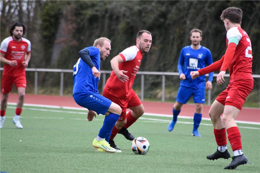 Nach der Derby-Niederlage konnte der TuS Sythen wieder jubeln: Am Ende stand es 5:2 gegen den SV Schermbeck II.