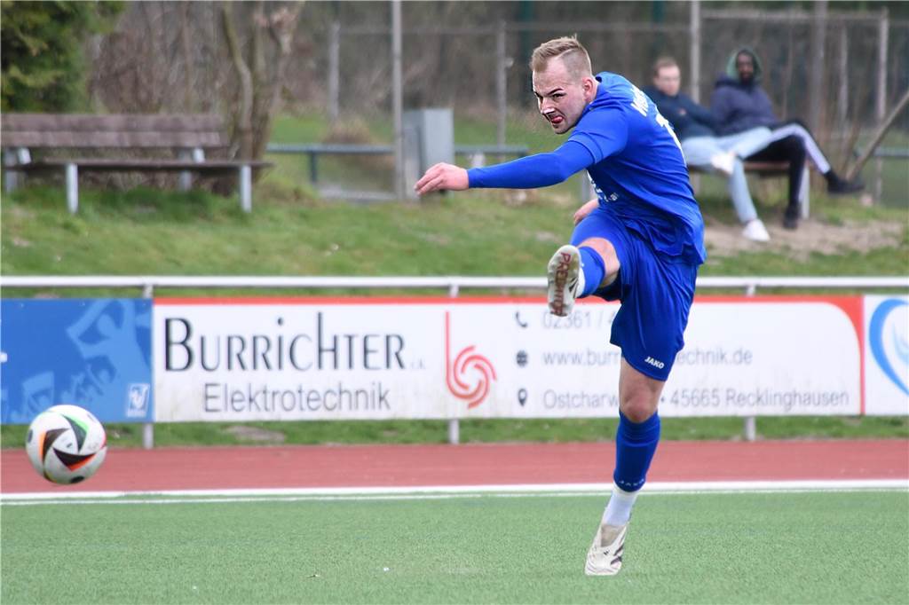 Nach der Derby-Niederlage konnte der TuS Sythen wieder jubeln: Am Ende stand es 5:2 gegen den SV Schermbeck II.