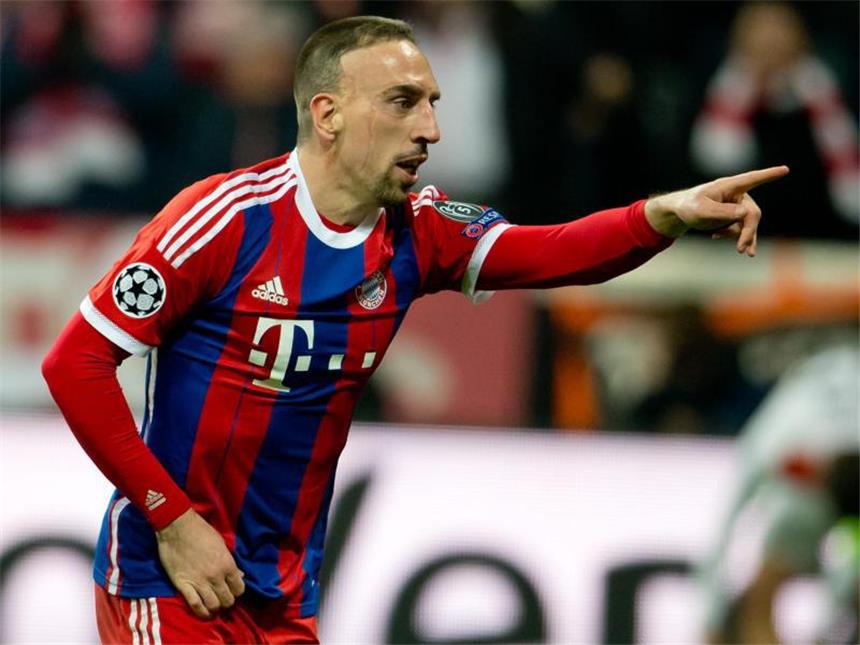 Bayern mit 7:0-Rekord ins Viertelfinale Nach der Halbzeit erhöht Franck Ribéry auf 3:0. Foto: Sven Hoppe