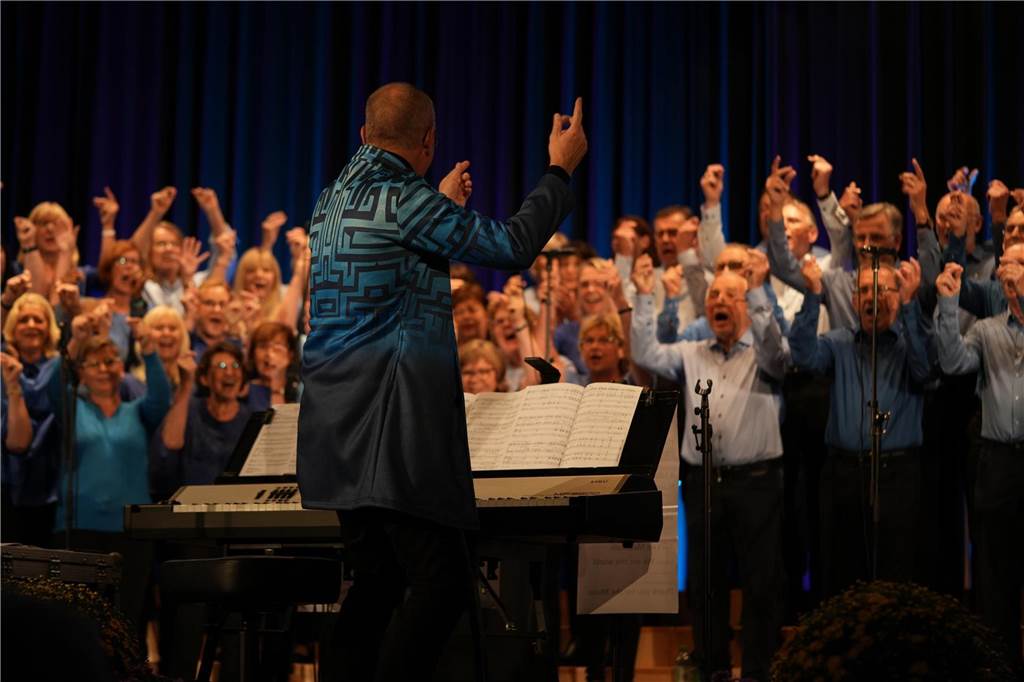 Musik und Engagement: Drei Pop-Chöre begeisterten bei Benefiz-Konzert "Swinging Church"