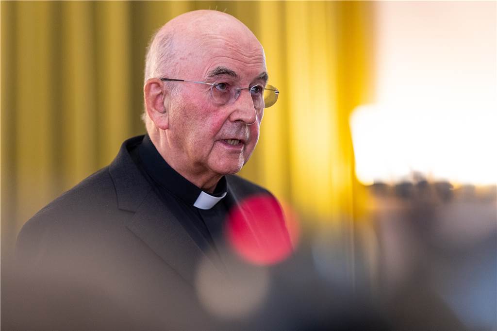 Missbrauch im Bistum Münster: Forscher gehen jetzt von Tausenden Opfern aus Felix Genn, Bischof von Münster nach der Pressekonferenz zur Vorstellung der Studienergebnisse zum Missbrauch im Bistum Münster.