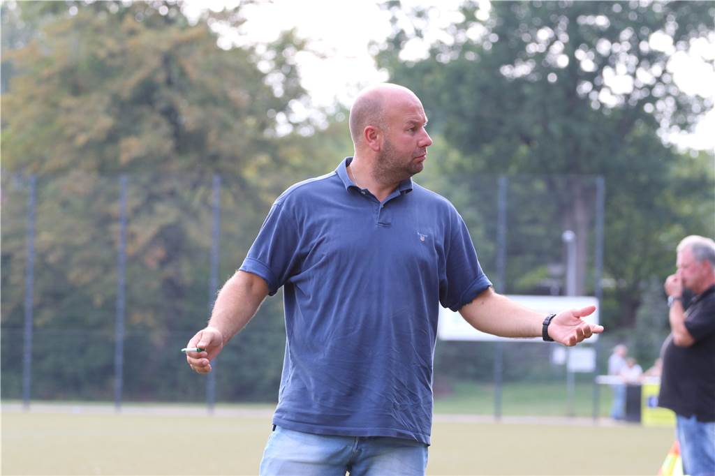TWW-Kapitän Andreas Kahlkopf (27) nach Przybilla-Abgang: „Es lag nicht am Trainer“ Nach der sechsten Niederlage im neuten Spiel zog Andreas Przybilla in Wethmar die Reißleine.