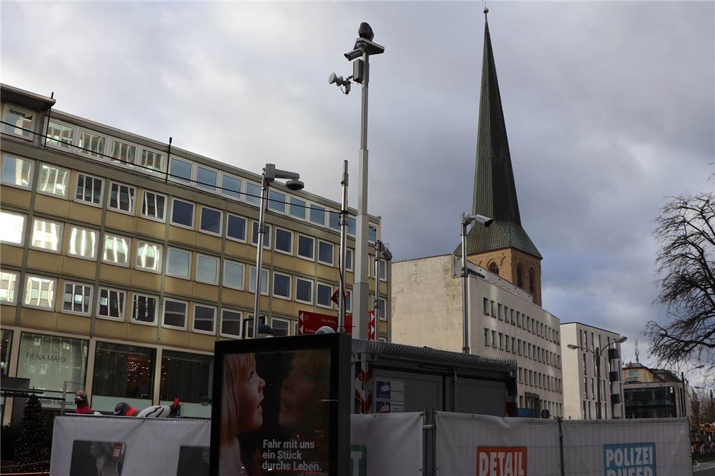 Ende der Videoüberwachung: Sorge vor neuer Gewalt an der Kampstraße Der mobile Videocontainer an der Ecke Kampstraße / Freistuhl wird nach Silvester abgebaut.