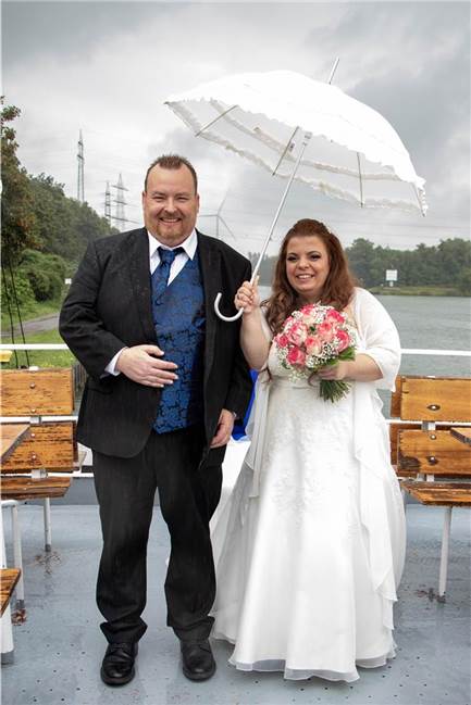 Maria Teresa Buonaurio-Maleck und Torben Maleck heiraten auf Santa Monika II Nach der Trauung auf dem Wasser führt die Hochzeitsreise von Maria Teresa Buonaurio-Maleck und Torben Maleck in die Berge.