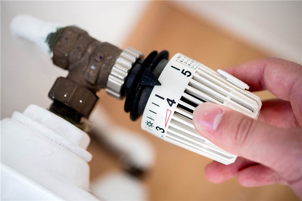 Energiekrise: Notfallplan soll Heek über kritische Winterphase helfen Nach Dienstschluss werden im Heeker Rathaus die Heizungen vom Gebäudemanager runtergedreht. Es ist eine Möglichkeit, Energie einzusparen.