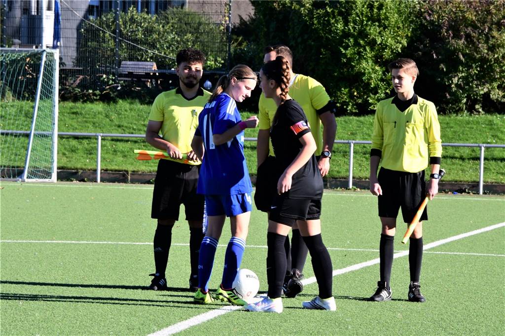 Nach einem 0:1-Rückstand drehten die U17-Juniorinnen von Victoria Habinghorst im Kreispokal-Endspiel gegen den FC Schalke 04 das Spiel. Nach dem 1:1 von Maja Kickelbick traf Nele Hartmann dreimal zum 4:1.