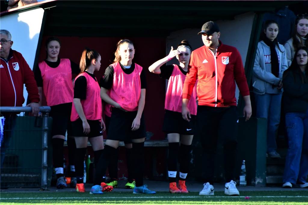 Nach einem 0:1-Rückstand drehten die U17-Juniorinnen von Victoria Habinghorst im Kreispokal-Endspiel gegen den FC Schalke 04 das Spiel. Nach dem 1:1 von Maja Kickelbick traf Nele Hartmann dreimal zum 4:1.