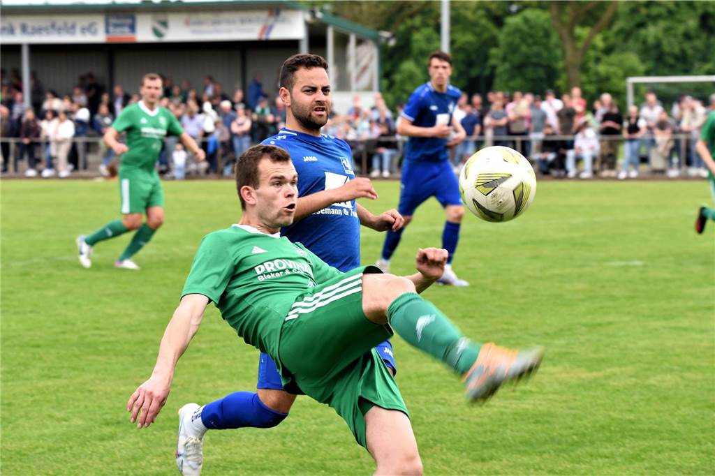 Der TSV Raesfeld feiert den ersten Bezirksliga-Aufstieg: Die besten Bilder TSV Raesfeld - TuS Sythen 5:1 (1:1)
