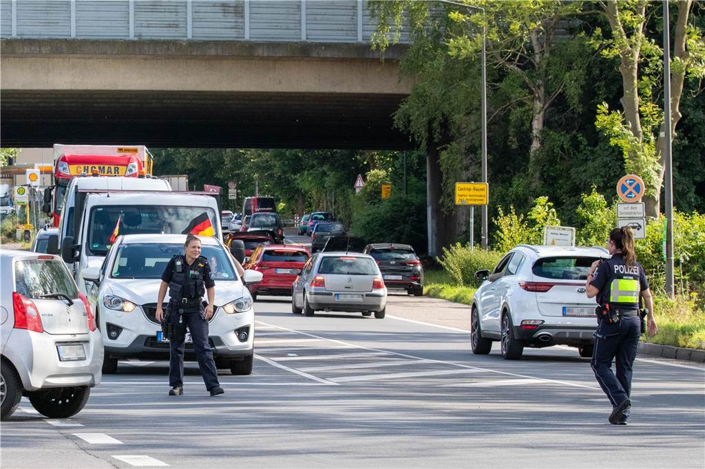Rettungsgasse auf A2 klappte nicht: So handeln Autofahrer im Stau richtig