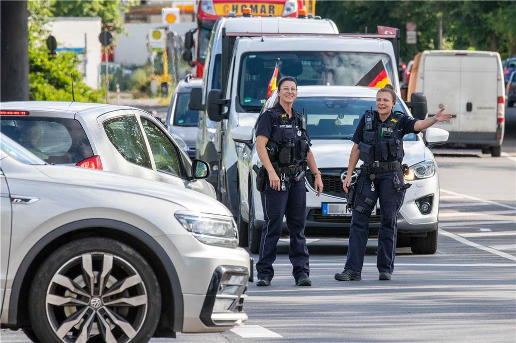 Rettungsgasse auf A2 klappte nicht: So handeln Autofahrer im Stau richtig