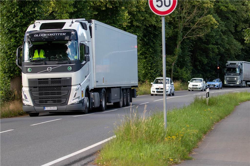Rettungsgasse auf A2 klappte nicht: So handeln Autofahrer im Stau richtig