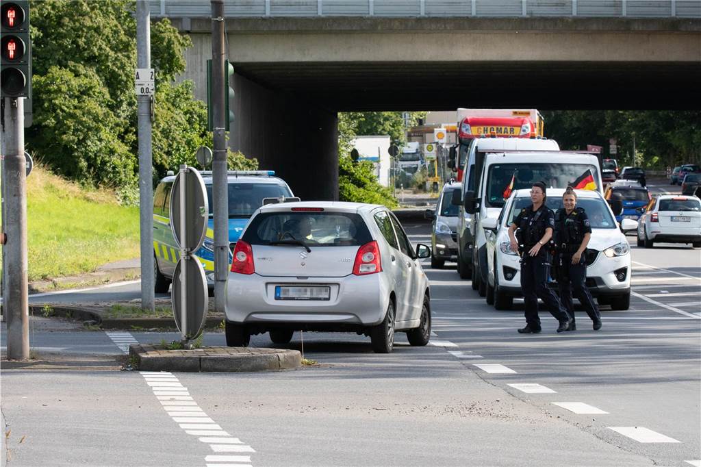 Rettungsgasse auf A2 klappte nicht: So handeln Autofahrer im Stau richtig