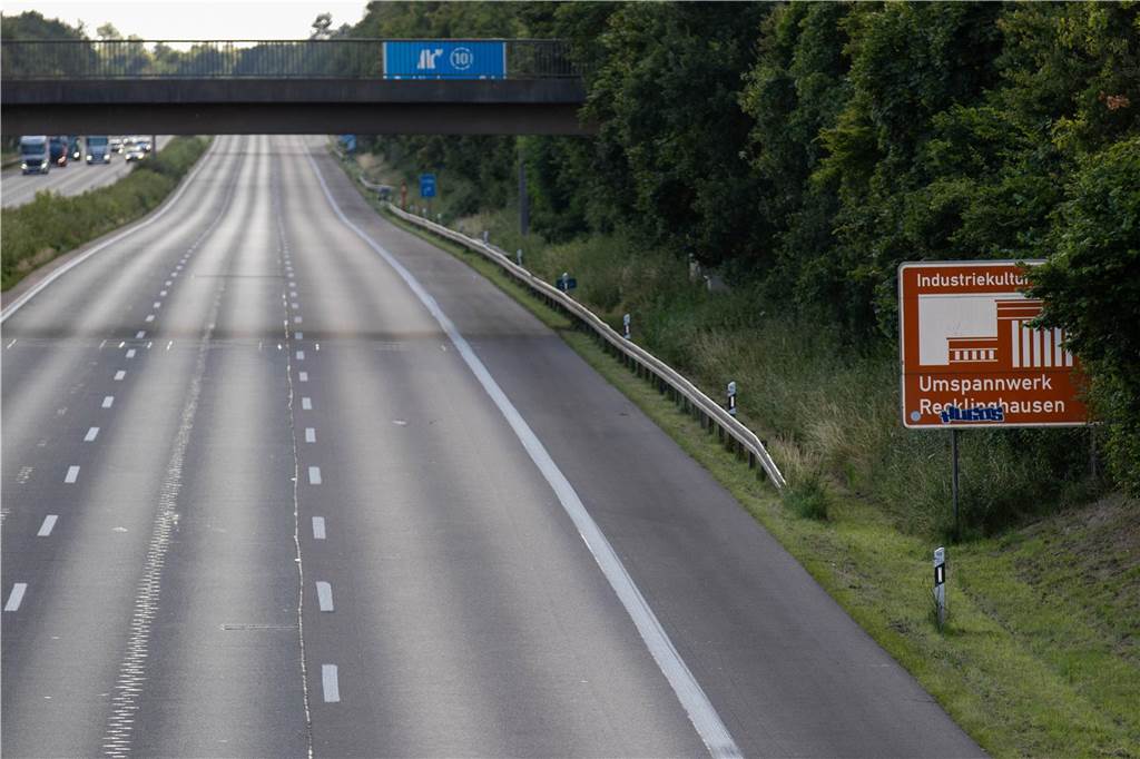 Rettungsgasse auf A2 klappte nicht: So handeln Autofahrer im Stau richtig