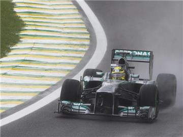 Nach einem Dreher von Nico Rosberg setzte Mercedes die Reifentests nicht mehr fort. Foto: Sebastião Moreira