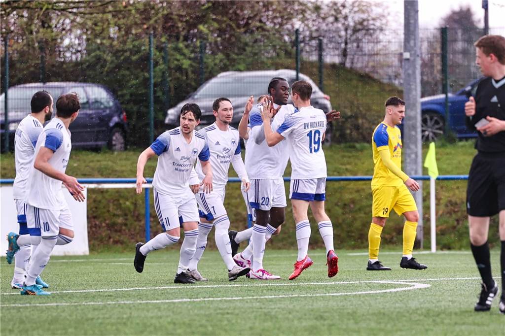 Nach einem frühen 0:1 setzte sich BW Huckarde mit 4:2 bei der Spvg Schwerin durch und zog die Gastgeber mit in den Abstiegskampf hinein.