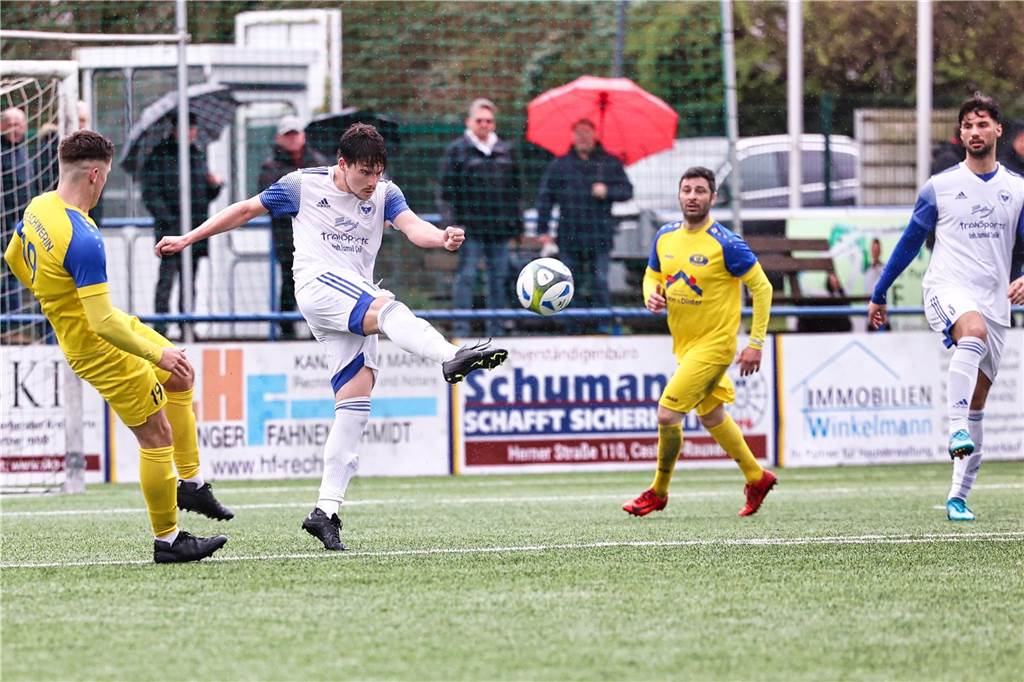 Nach einem frühen 0:1 setzte sich BW Huckarde mit 4:2 bei der Spvg Schwerin durch und zog die Gastgeber mit in den Abstiegskampf hinein.