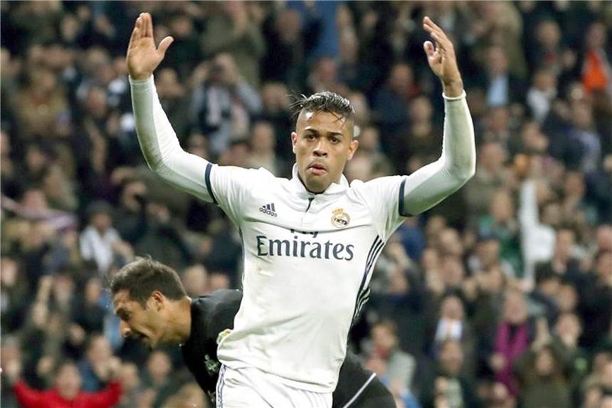 Real Madrid holt Stürmer Mariano Díaz zurück Nach einem Jahr Ausleihe kehrt Mariano Díaz zu Real Madrid zurück. Foto: Juanjo Martin/EFE