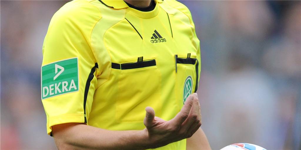 Nach Spielabbruch: Sportgericht sperrt Schiedsrichter, der schon mal aufgefallen ist Nach einem Spielabbruch stand plötzlich der Schiedsrichter im Fokus des Sportgerichts.