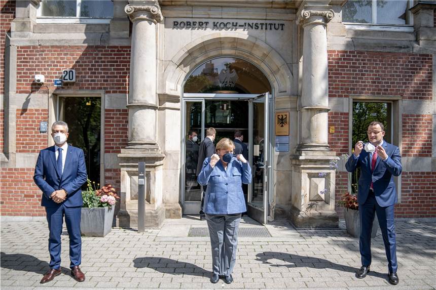 Merkel wirbt eindringlich für Corona-Impfungen und lehnt Impfpflicht ab Nach einem Treffen mit Bundesgesundheitsminister Spahn und RKI-Chef Wieler wirbt Kanzlerin Angela Merkel eindringlich für die Corona-Impfung.