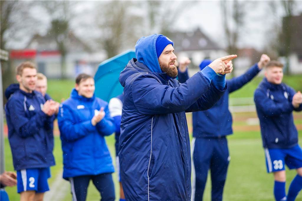 Nach einer ausgeglichenen ersten Hälfte mit einem 2:2-Pausenstand verlor der ETuS Haltern am Ende mit 2:6 gegen BVH Dorsten.