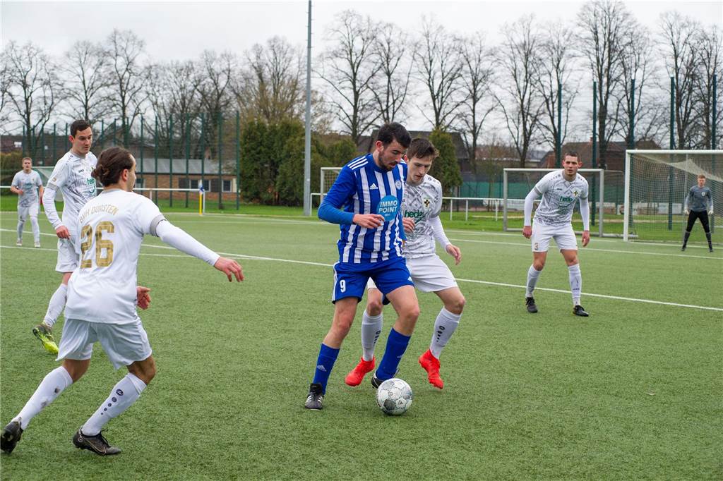 Nach einer ausgeglichenen ersten Hälfte mit einem 2:2-Pausenstand verlor der ETuS Haltern am Ende mit 2:6 gegen BVH Dorsten.