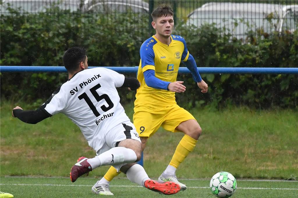 Bitterer Sportgerichts-Wirrwarr für FC Frohlinde: Leistungsträger für drei Monate gesperrt Nach einer Tätlichkeit als Spieler der Spvg Schwerin spielte Nico Bothe (r.) zuletzt auf Bewährung.
