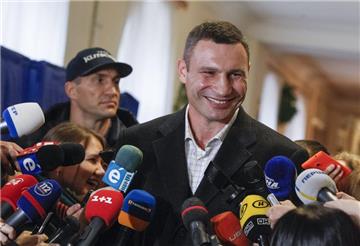 Nach ersten Prognosen hat Vitali Klitschko die Bürgermeisterwahl in Kiew klar gewonnen. 