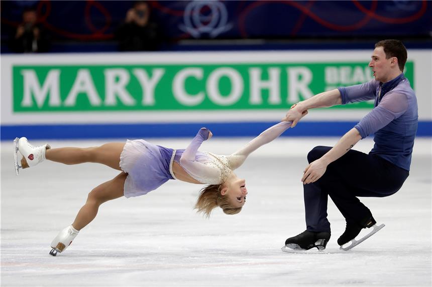 Eiskunstläufer veredeln Olympiasieg mit Weltrekord Nach Gold in Pyeongchang gewinnen Aljona Savchenko und Bruno Massot auch den Titel bei der WM.