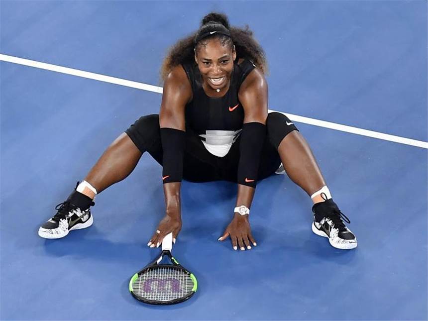 Serena Williams wieder die Eins nach Titel 23 Nach ihrem Triumph ließ sich Serena Williams auf den Court fallen. Foto: Andy Brownbill