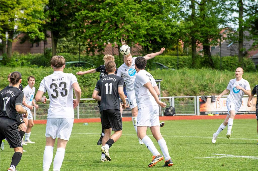 Nach schwacher Anfangsphase kam der ETuS Haltern zwar besser ins Spiel, musste sich aber trotzdem mit 2:3 dem TuS Gahlen geschlagen geben. Das Aufbäumen kam schlichtweg zu spät.