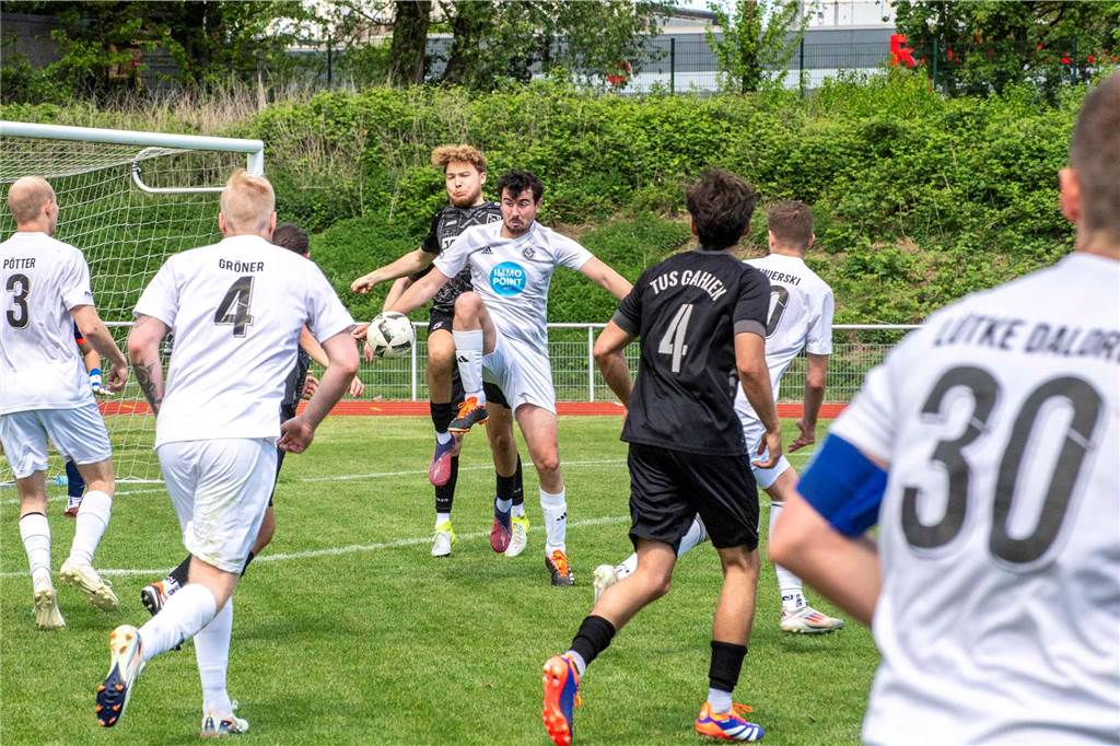 Nach schwacher Anfangsphase kam der ETuS Haltern zwar besser ins Spiel, musste sich aber trotzdem mit 2:3 dem TuS Gahlen geschlagen geben. Das Aufbäumen kam schlichtweg zu spät.