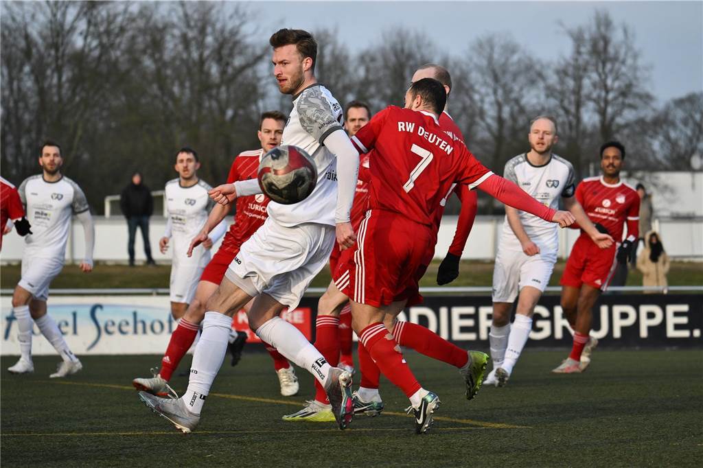 Nach sechs Landesliga-Siegen in Serie war für RW Deuten am Sonntag (16. Februar) Schluss: Gegen den TuS Haltern kassierten die Rot-Weißen eine 1:2-Niederlage.
