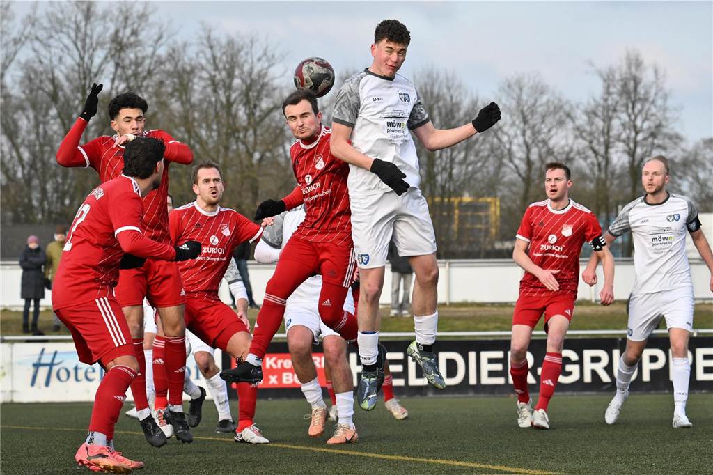 Nach sechs Landesliga-Siegen in Serie war für RW Deuten am Sonntag (16. Februar) Schluss: Gegen den TuS Haltern kassierten die Rot-Weißen eine 1:2-Niederlage.