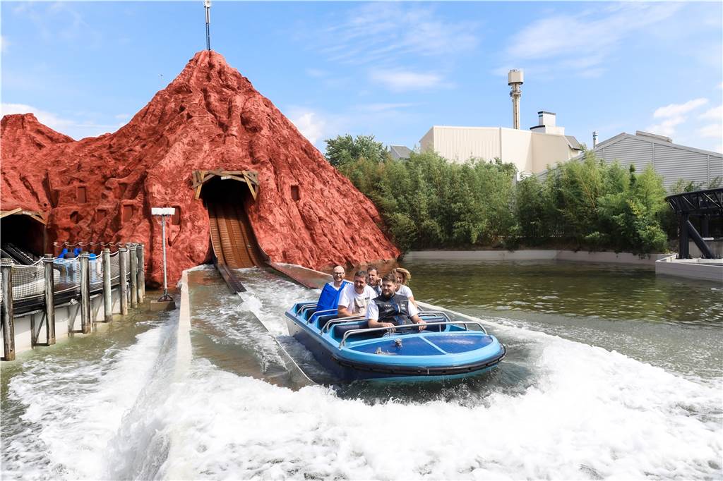 Movie Park will in die Champions League der deutschen Freizeitparks Nach sechsmonatigen Umbauarbeiten wurde nun die umthematisierte Wasserattraktion „Area 51 – Top Secret“ im Movie Park eröffnet.