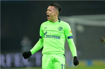Nach seinem Tor nahm das Spiel Fahrt auf: Yevhen Konoplyanka jubelt über Schalkes 1:0-Führung.