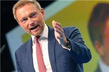 Nach seinen Äußerungen über Fremdenangst im Alltag nehmen auch politische Gegner FDP-Chef Christian Lindner in Schutz. Foto: Wolfgang Kumm