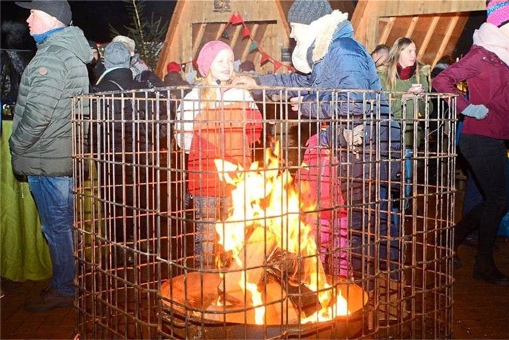 Überraschende Wende: Weihnachtsmarkt in Heek jetzt doch abgesagt Nach und nach haben Aussteller ihre Teilnahme wegen Corona abgesagt. Am Ende trafen alle Beteiligten gemeinsam die Entscheidung, das Event erneut abzusagen.