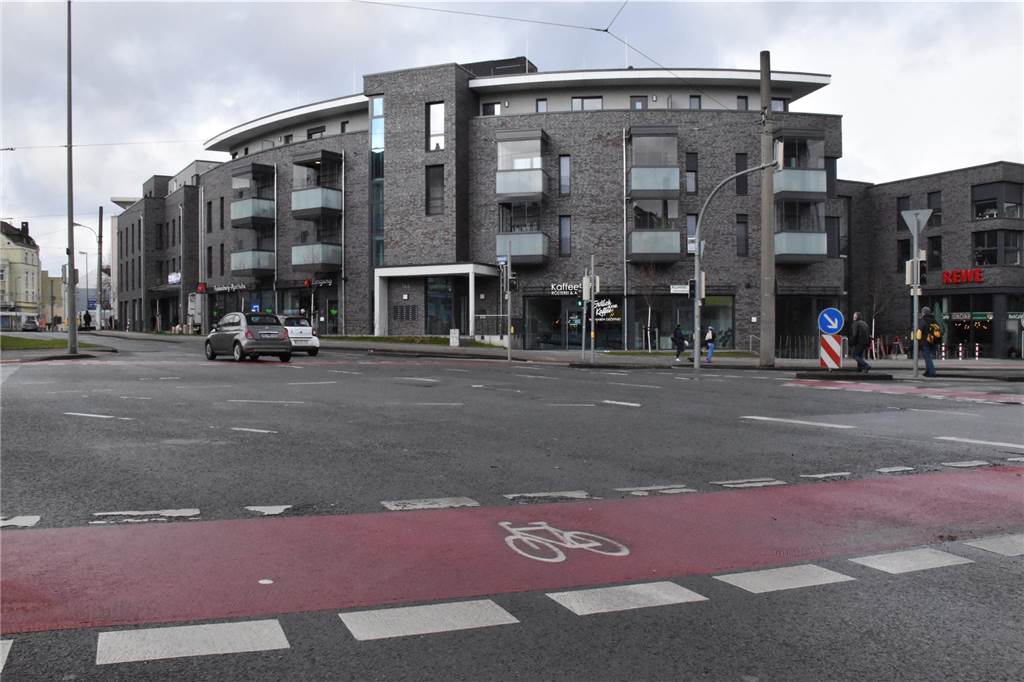 Neues Ärztehaus: Praxis zieht aus der City in neue Räume Kaiserquartier an der Ecke zur Klönnestraße in Dortmund.