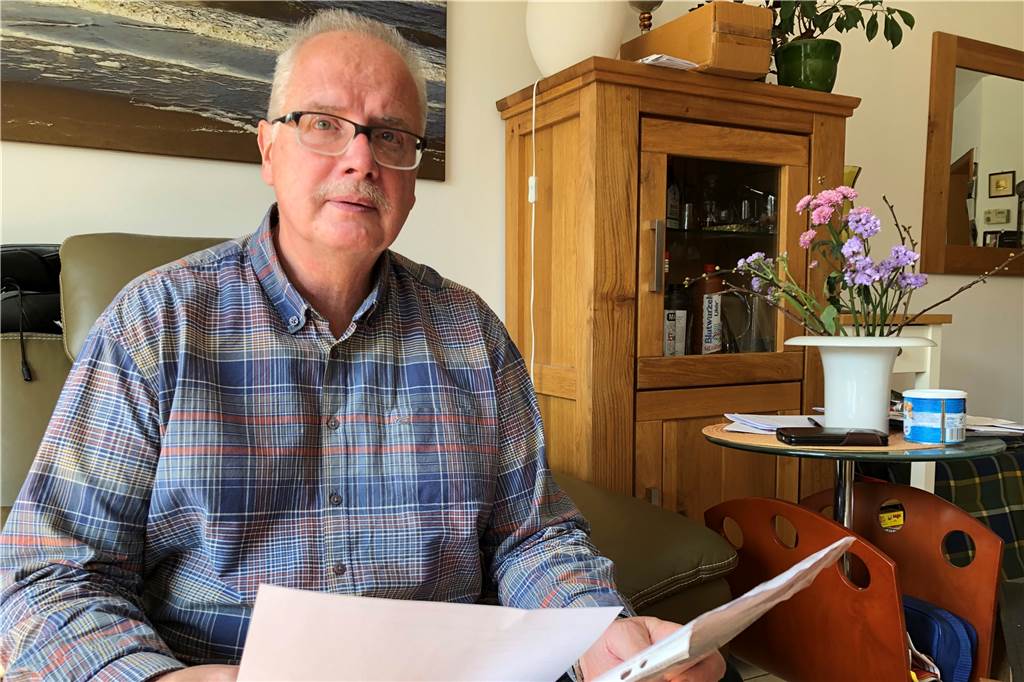 Stress bei der Kontoeröffnung: „Brauchen Flüchtlinge etwa ein Jodeldiplom?“ Nach vielen Telefonaten mit den Behörden und der Sparkasse liegen bei dem Schwerter Jürgen Paul die Nerven blank.